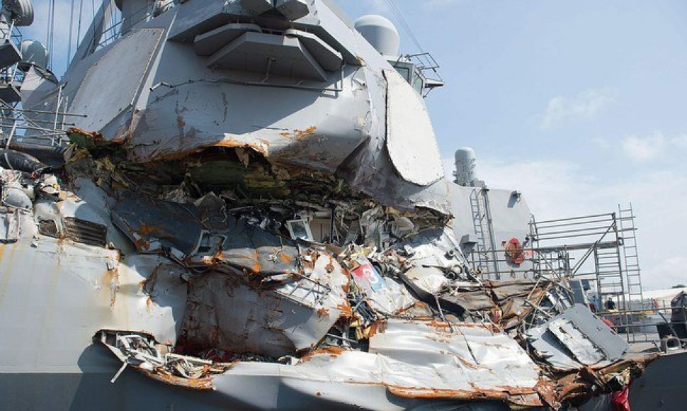 „USS Fitzgerald“ sužeidimai iš arčiau