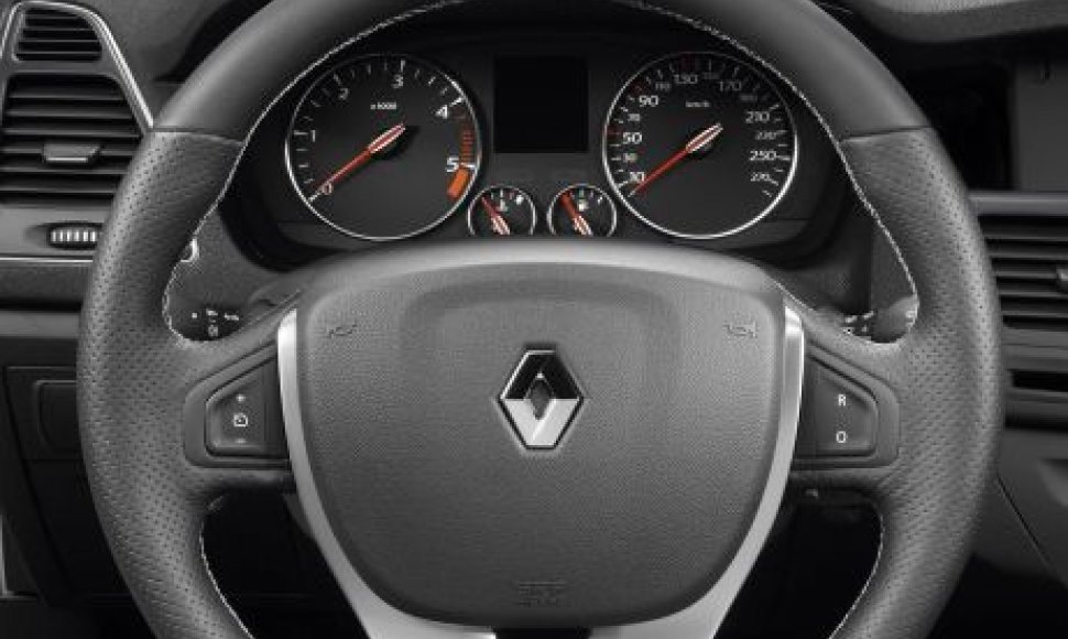 Atnaujinta „Renault Laguna“