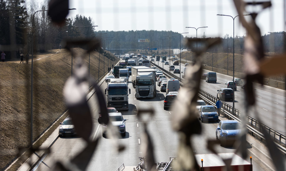 Vilniuje susidūrė trys transporto priemonės