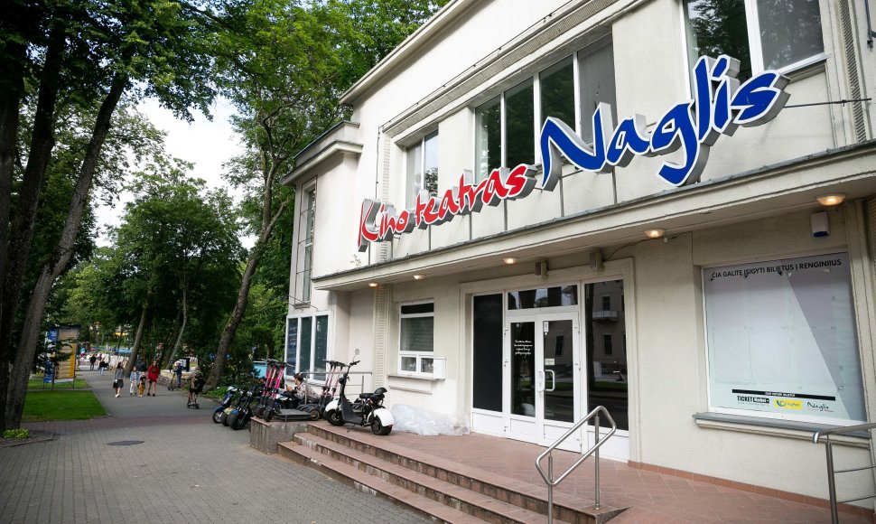 Renovacijai uždarytas kino teatras „Naglis“ Palangoje