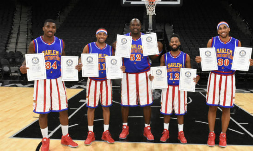 „Harlem Globetrotters“ su Gineso rekordų diplomais