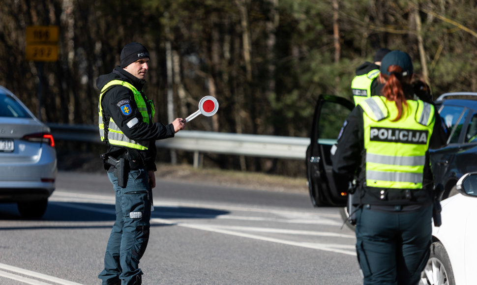 Rytinis kelių policijos reidas Eišiškių plente