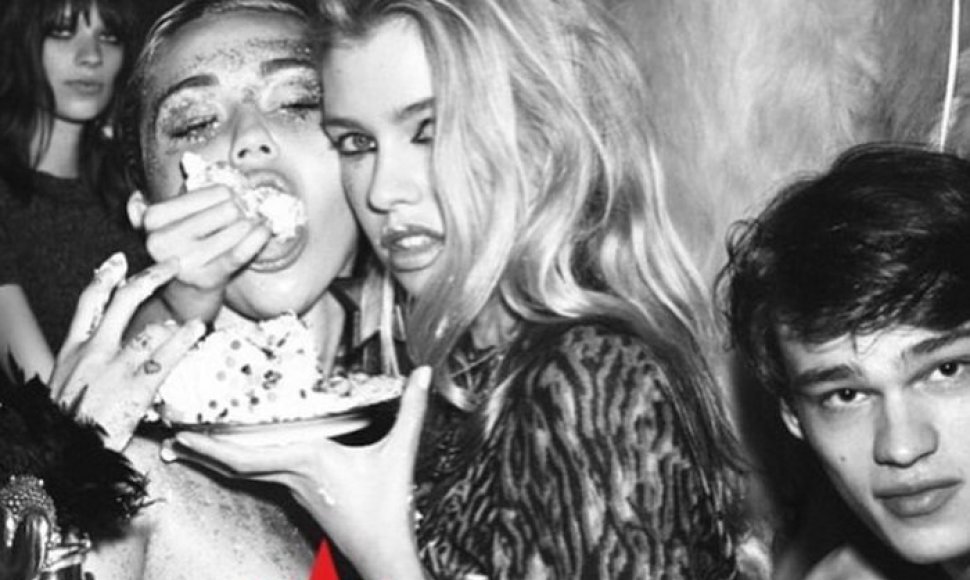 Miley Cyrus ir Stella Maxwell