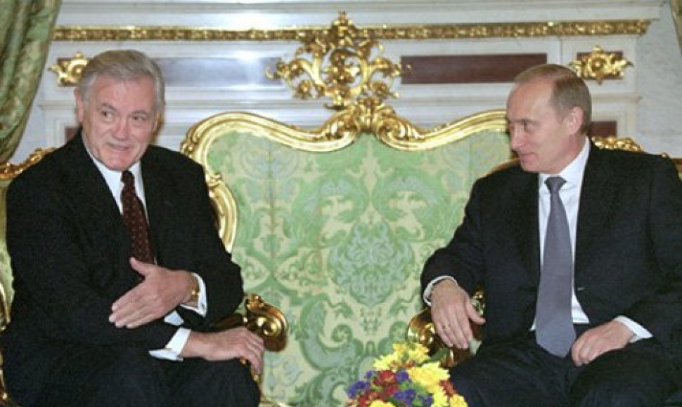 Valdas Adamkus Kremliuje 2001 m. susitiko su Vladimiru Putinu