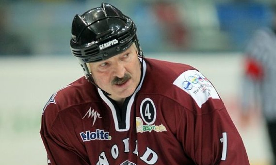 Aliaksandras Lukašenka yra prisiekęs ledo ritulio gerbėjas.
