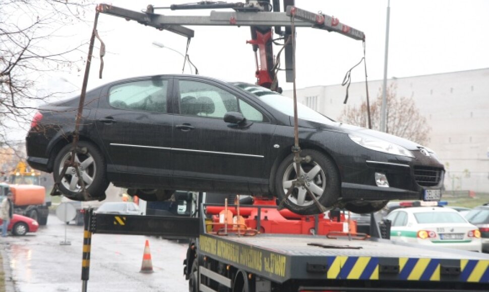 Įsigaliojus ATPK pataisoms, automobilis galės būti nutempiamas tik tuo atveju, jei jis trukdys automobilių ar pėsčiųjų eismui.