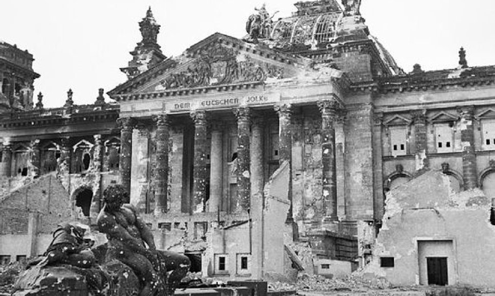 Reichstagas 1945 m.