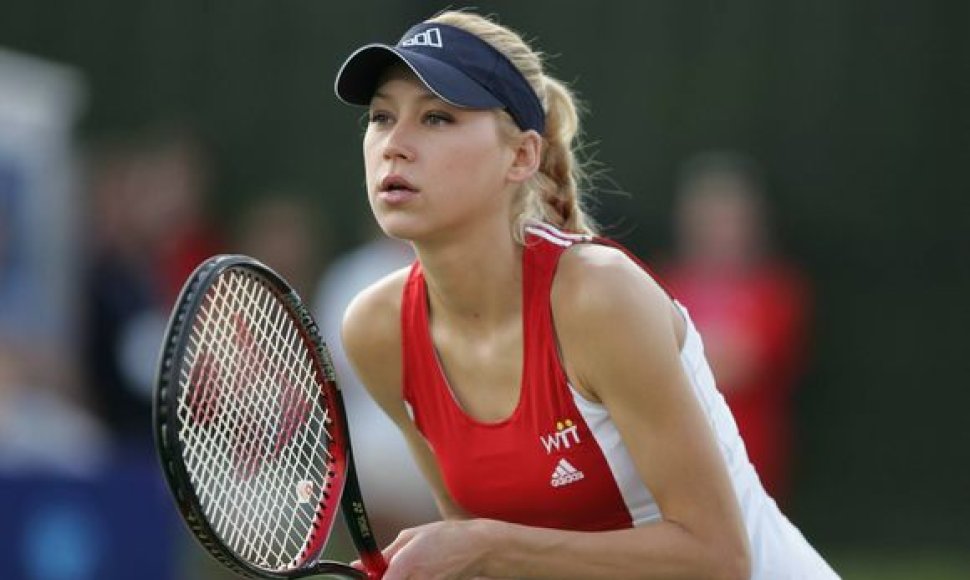 A.Kurnikova iš profesionalaus teniso pasitraukė 2003 metais