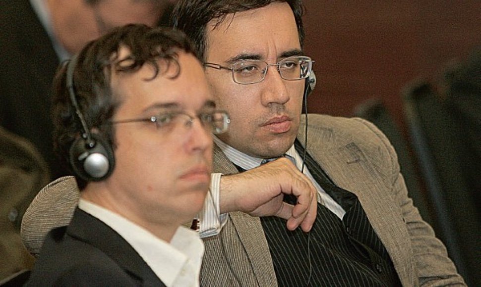 Rusijos istorikai A.Vlasovas (kairėje) ir A.Diukovas savo darbuose aktyviai neigia Lietuvos okupacijos faktą.