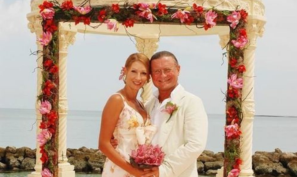 Daina ir Antanas Bosai per savo vestuves 2008-ųjų liepos 29 dieną Bahamose
