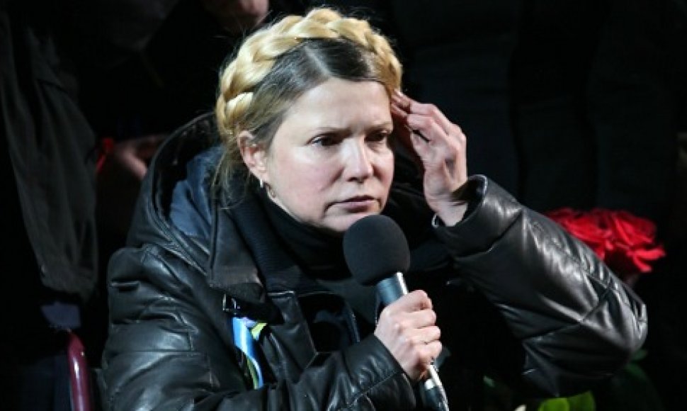 «Больная» Тимошенко пояснила конфуз с высокими каблуками