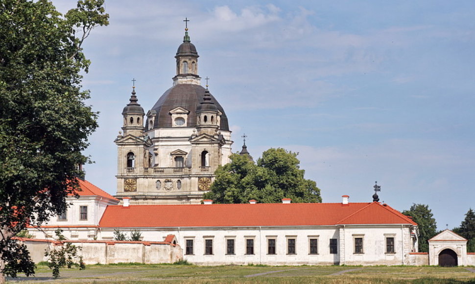 Kamaldulių vienuolynas buvo  įsteigtas Pažaislyje