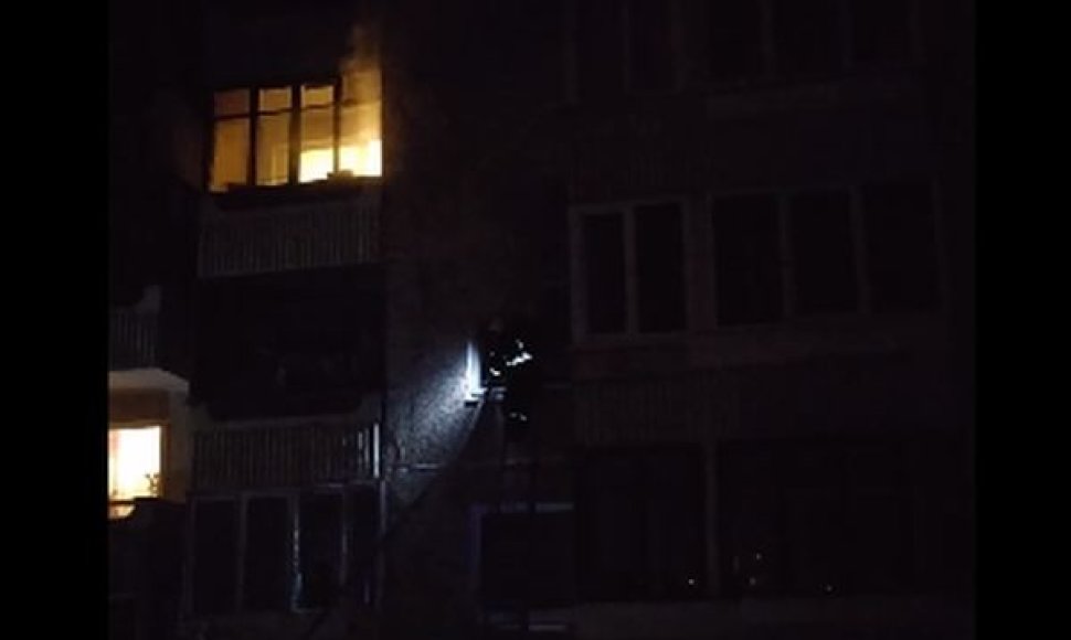 Sekmadienio vakare – gaisras bute Vilniuje