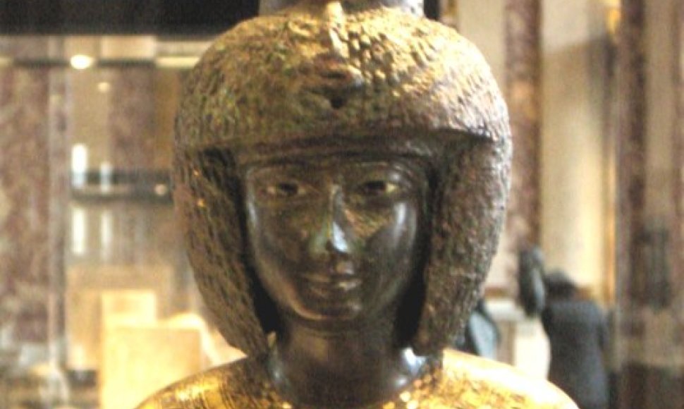 Karalienės Karomamos skulptūra