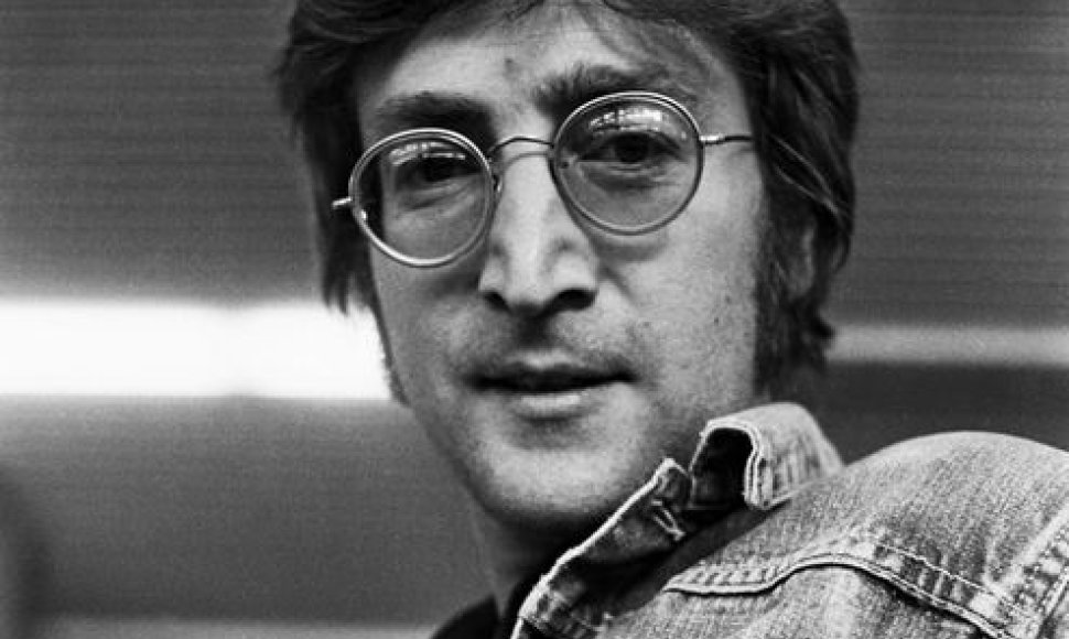 6 vieta – dainininkas Johnas Lennonas – 12 mln. JAV dolerių