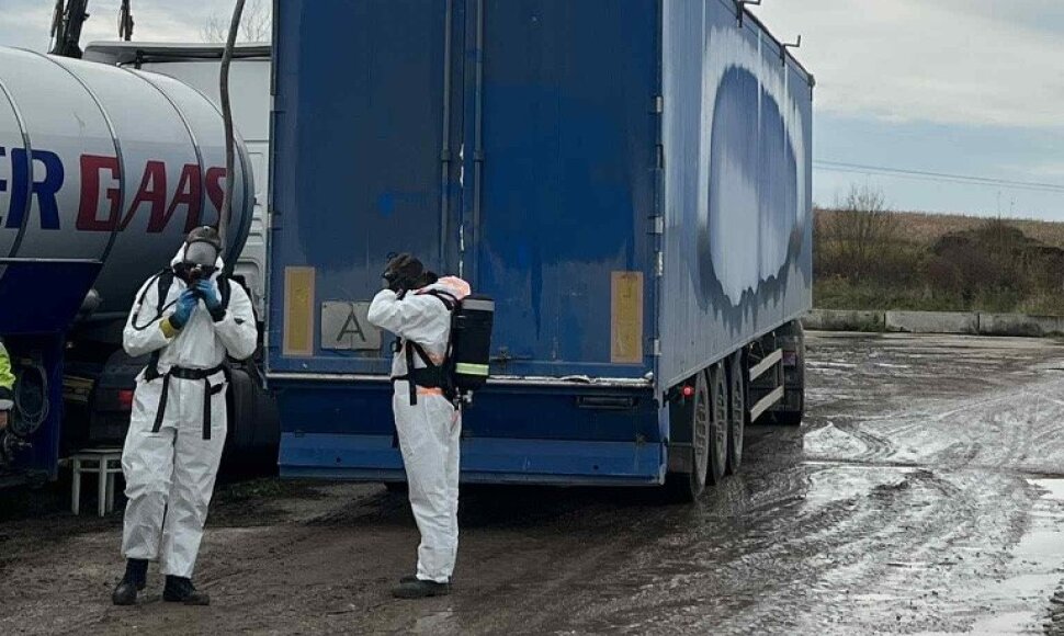 VMVT tęsia intensyvius likvidavimo darbus afrikinio kiaulių maro židinyje Vilniaus rajone
