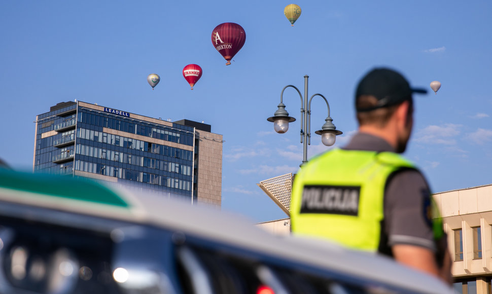 Policijos pajėgos šalia Seimo