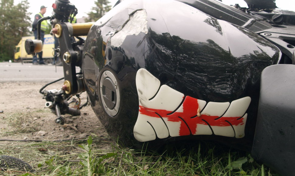 Avarijoje prie Kauno žuvo motociklininkas