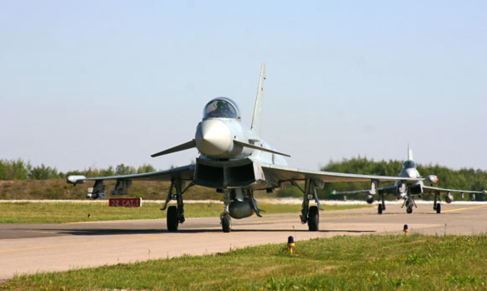 Vokietijos naikintuvai „Eurofighter“ Aviacijos bazėje Šiauliuose