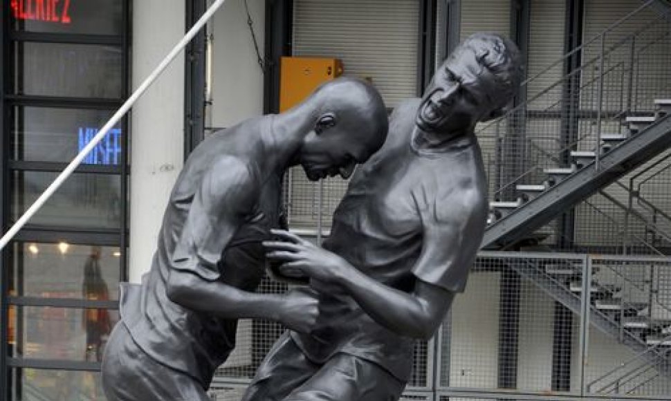 Zinedine'o Zidane'o ir Marco Materazzi skulptūra