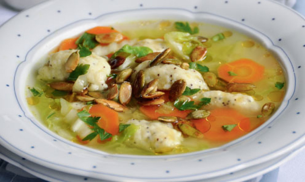 Daržovių sriuba su aguoniniais kukuliais