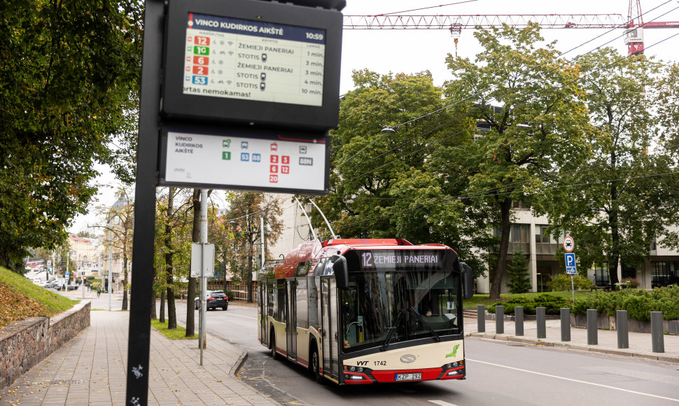 Pristatyta nauja internetinių žemėlapių viešojo transporto realaus laiko atvykimo informacija