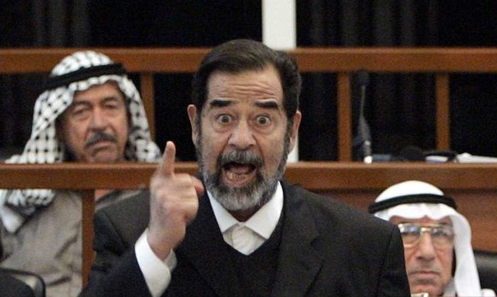 Saddamas Husseinas teismo posėdyje (2006 m. rugsėjo 11d.)