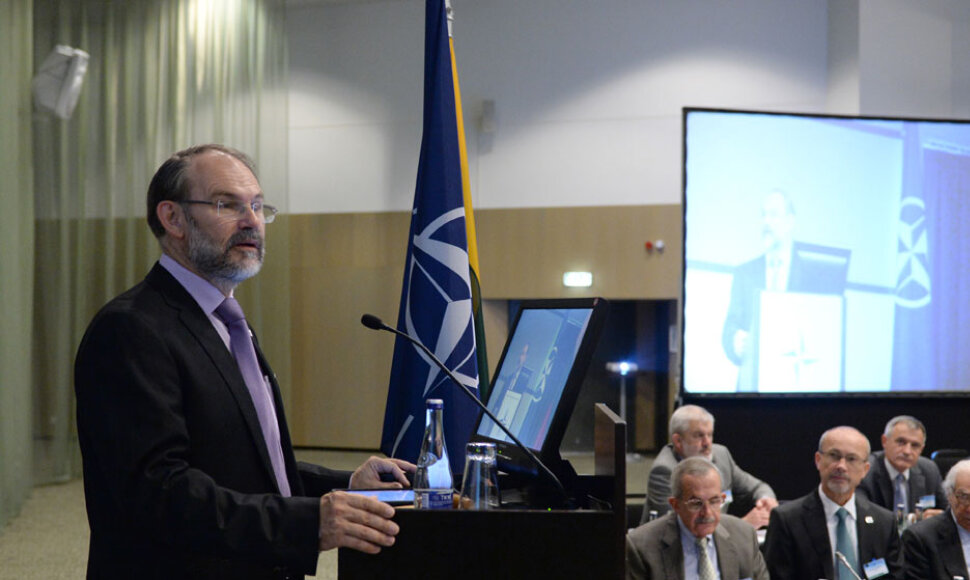 NATO vyriausiasis mokslininkas Albertas Husniaux