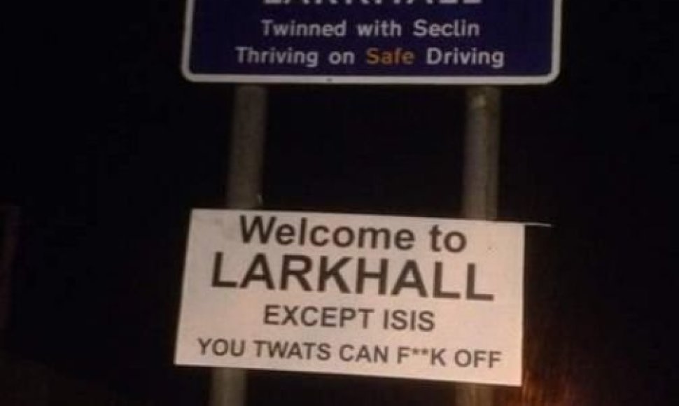 Škotijos miestas pasikabino ženklą: „Islamo valstybės“ padugnės, atsikniskit“