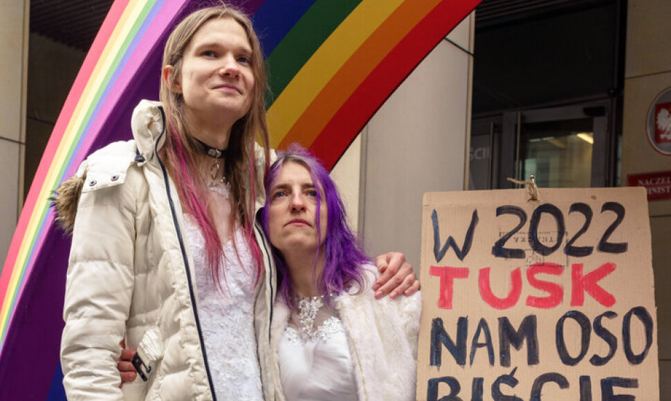 LGBTIQ pora prie teismo salės Lenkijoje / IMAGO/Mikolaj Janeczek / IMAGO/Mikolaj Janeczek