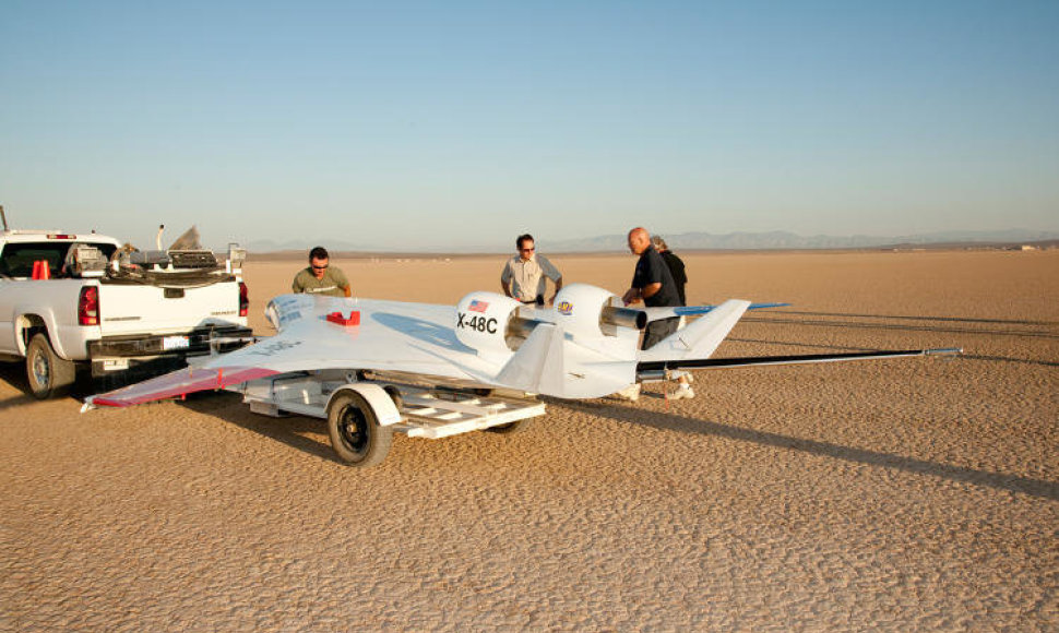 NASA ERA laboratorijos bandymai ir lėktuvų prototipai