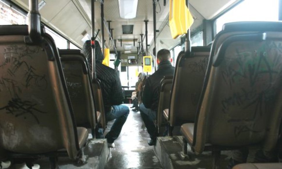 Klaipėdos autobuse buvo kilęs konfliktas tarp vairuotojo ir garbaus amžiaus keleivės. 