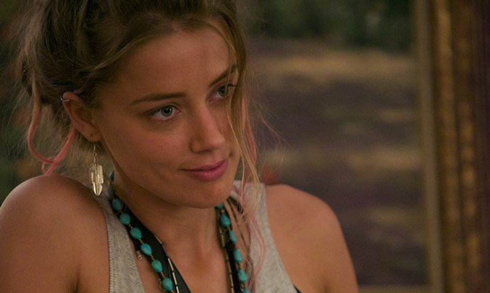 Amber Heard filme „Magiškasis Maikas XXL“