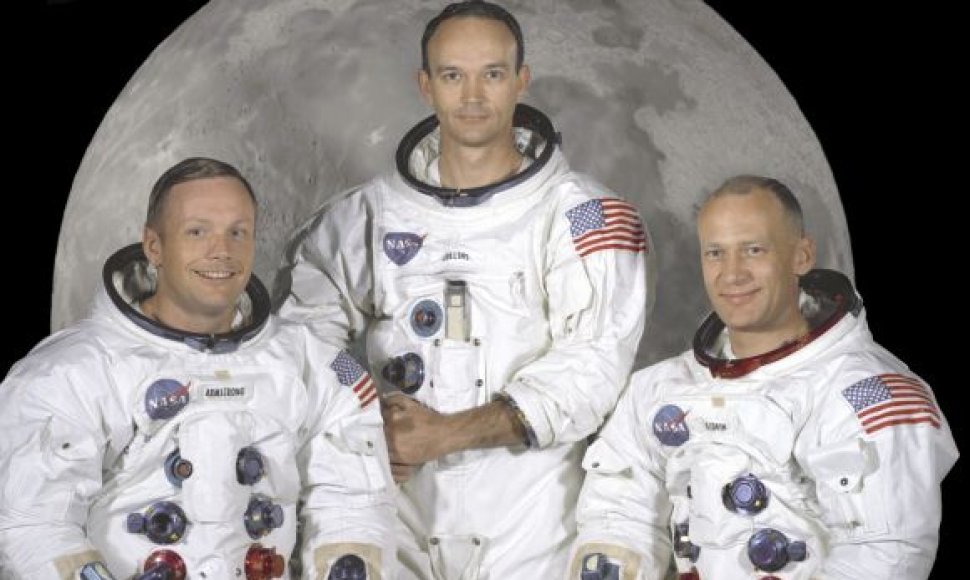 Legendinė Apollo 11 įgula: astronautai Neilas Armstrongas (kairėje), Edwinas Buzzas Aldrinas (dešinėje), Michaelas Collinsas.
