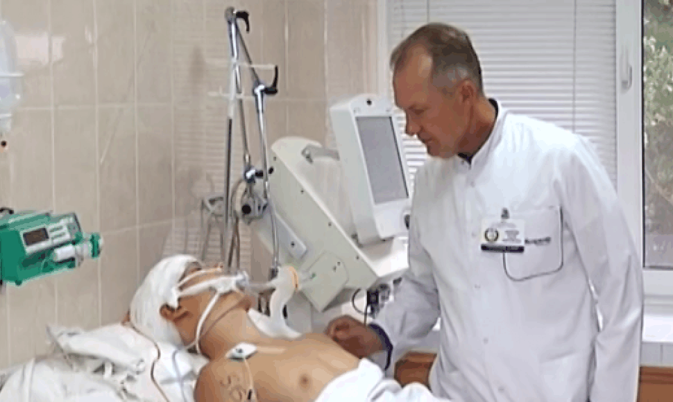 Ukrainoje medikai išgelbėjo paauglio su snaiperio peršauta galva gyvybę