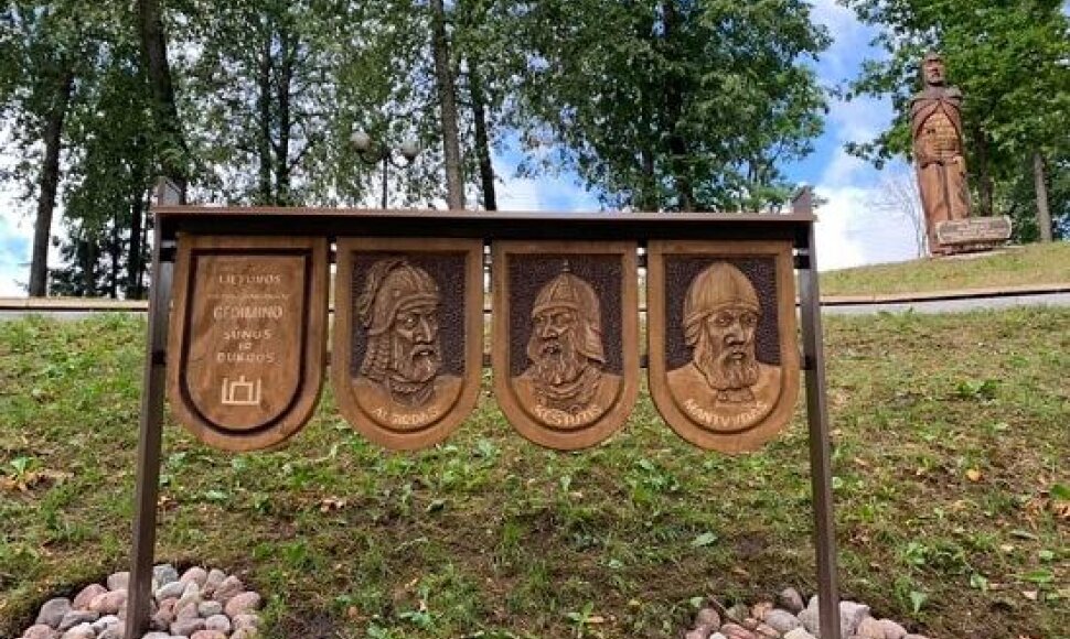 Gediminaičių bareljefai