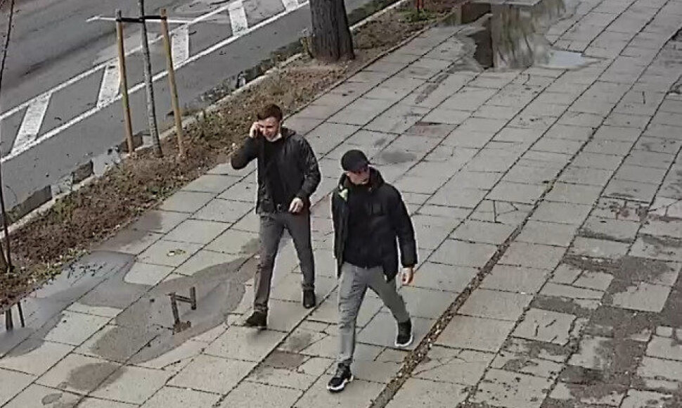 Užfiksuoti jauni vyrai