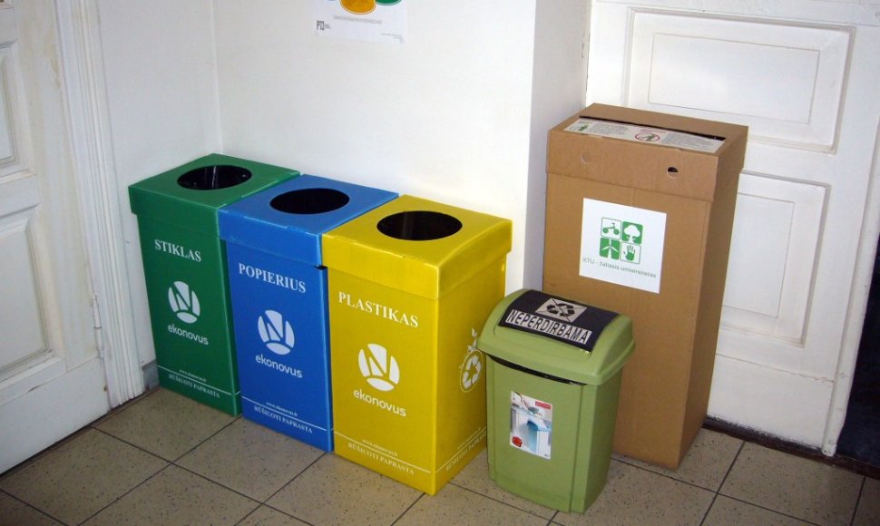 KTU vykdomo projekto „Žaliasis universitetas“ vienas iš rezultatų – atliekų rūšiavimo konteineriai