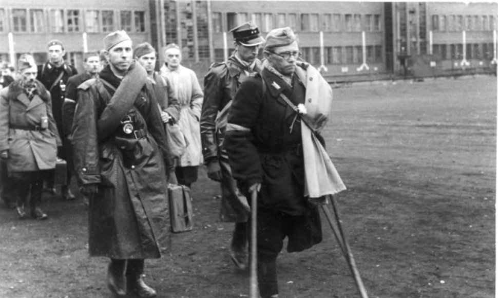 Varšuvos sukilėliai po kapituliacijos (1944 m. spalio 1 d.)