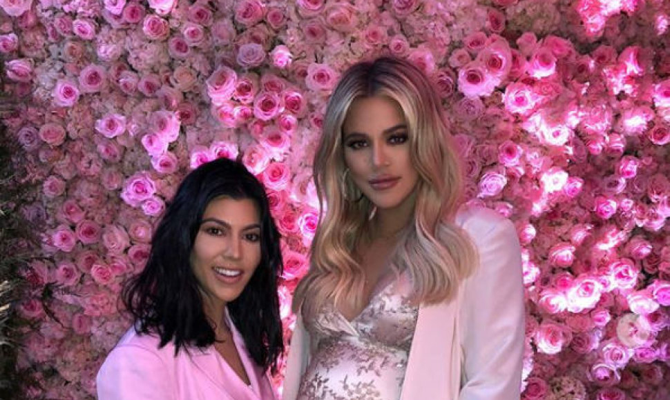Kim Kardashian ir Khloe Kardashian