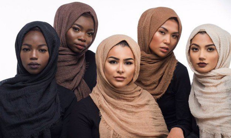 Pagal odos spalvą priderinti hidžabai