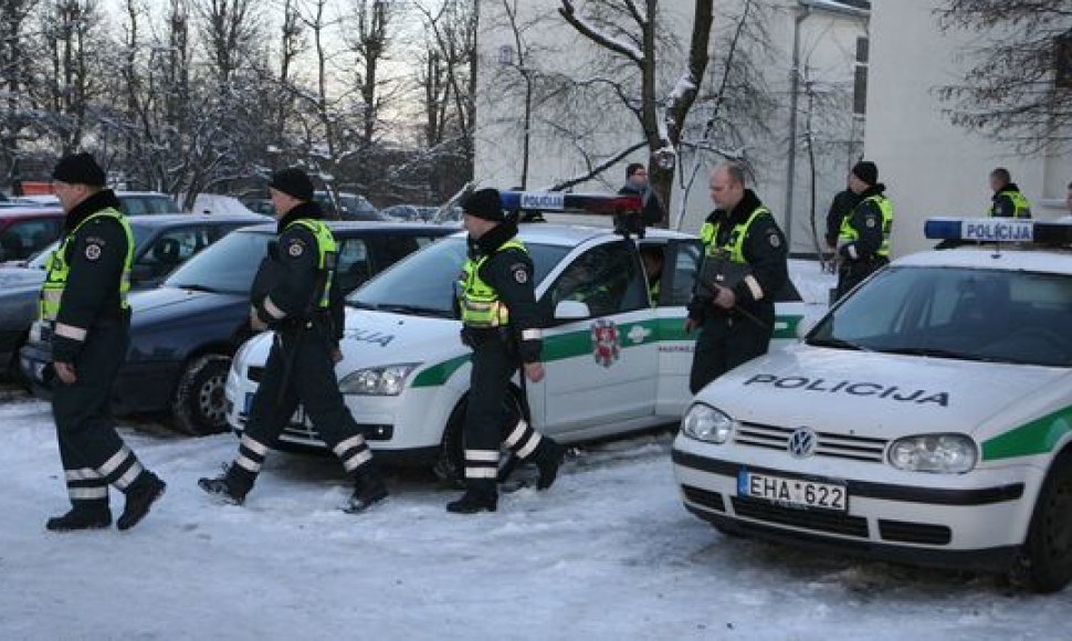 Vilniaus policijos patruliai ruošiasi Naujųjų Metų sutiktuvėms