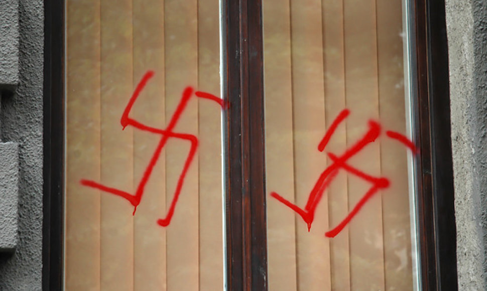 Užrašai ant žydų bendruomenės pastato