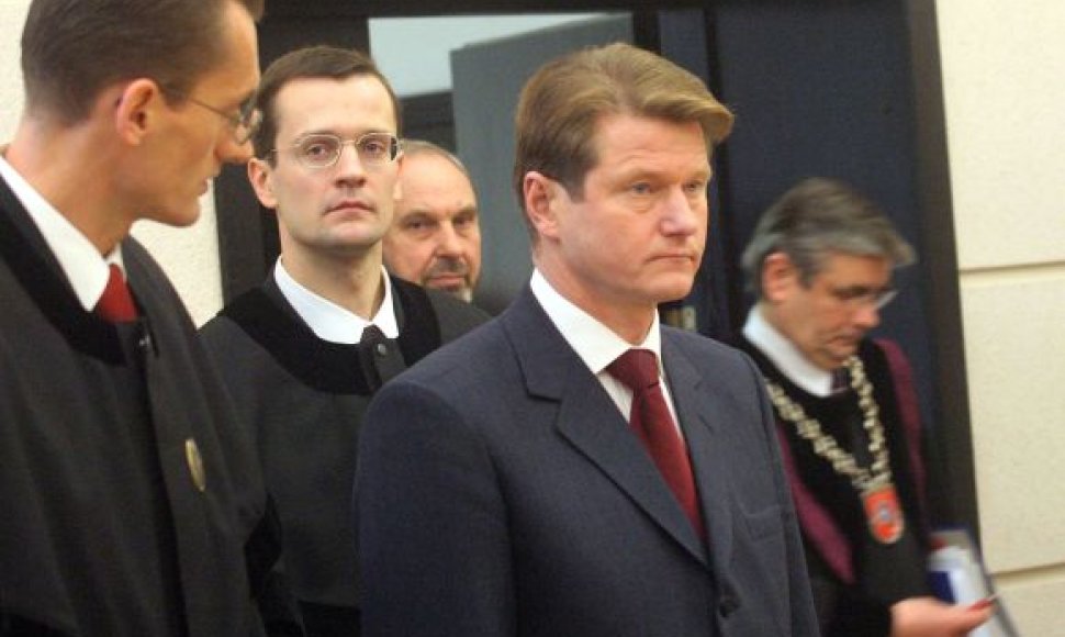 Rolandas Paksas Konstituciniame Teisme (2003 m.)