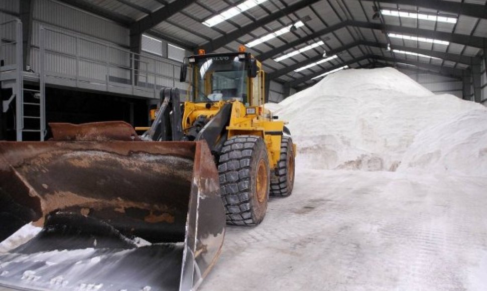 Vilnius jau turi 4500 tonų druskos – apie pusę žiemai reikalingos normos. 