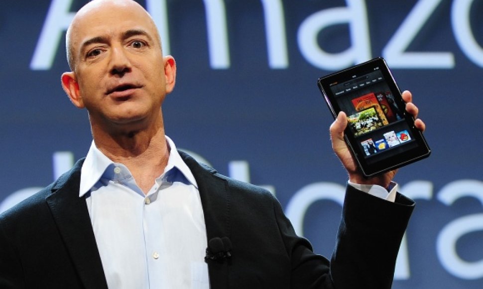 „Amazon“ generalinis direktorius Jeffas Bezosas pristato planšetinį kompiuterį „Kindle Fire“.