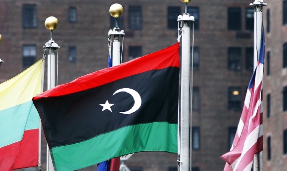 Naujoji Libijos vėliava pakelta ir prie Jungtinių Tautų būstinės Niujorke.