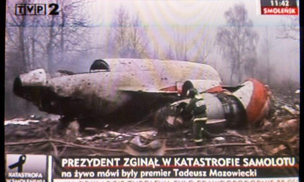 Per aviakatastrofą žuvo Lenkijos prezidentas L.Kaczynskis ir dar mažiausiai 87 keleiviai.