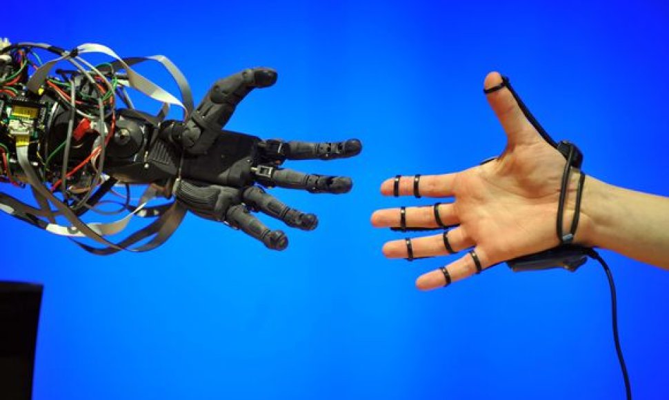 Roboto ranka panaši į žmogaus.