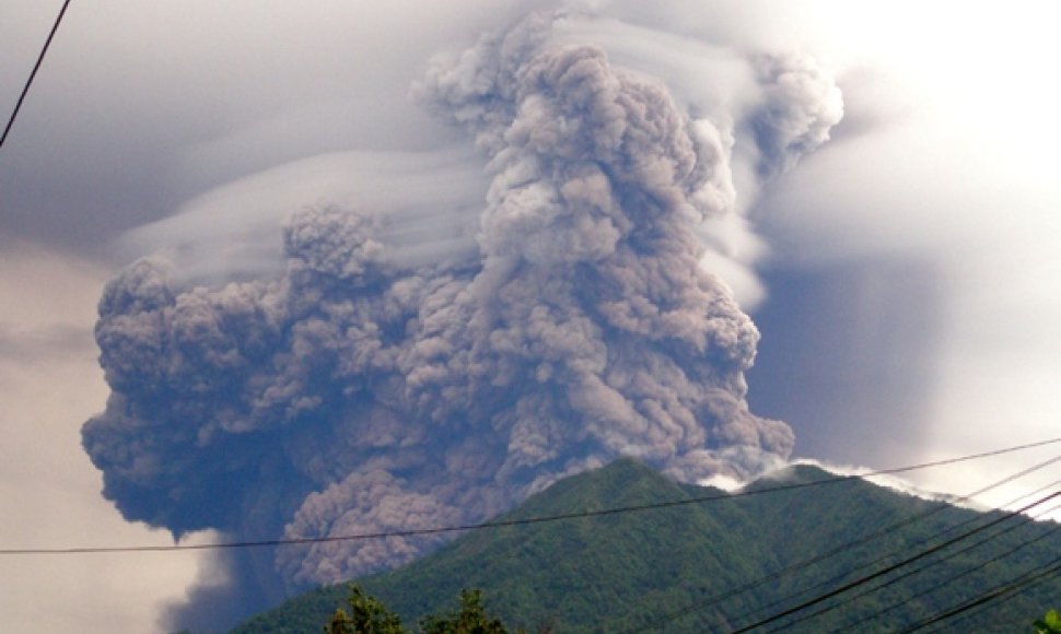 Vulkano išsiveržimas.